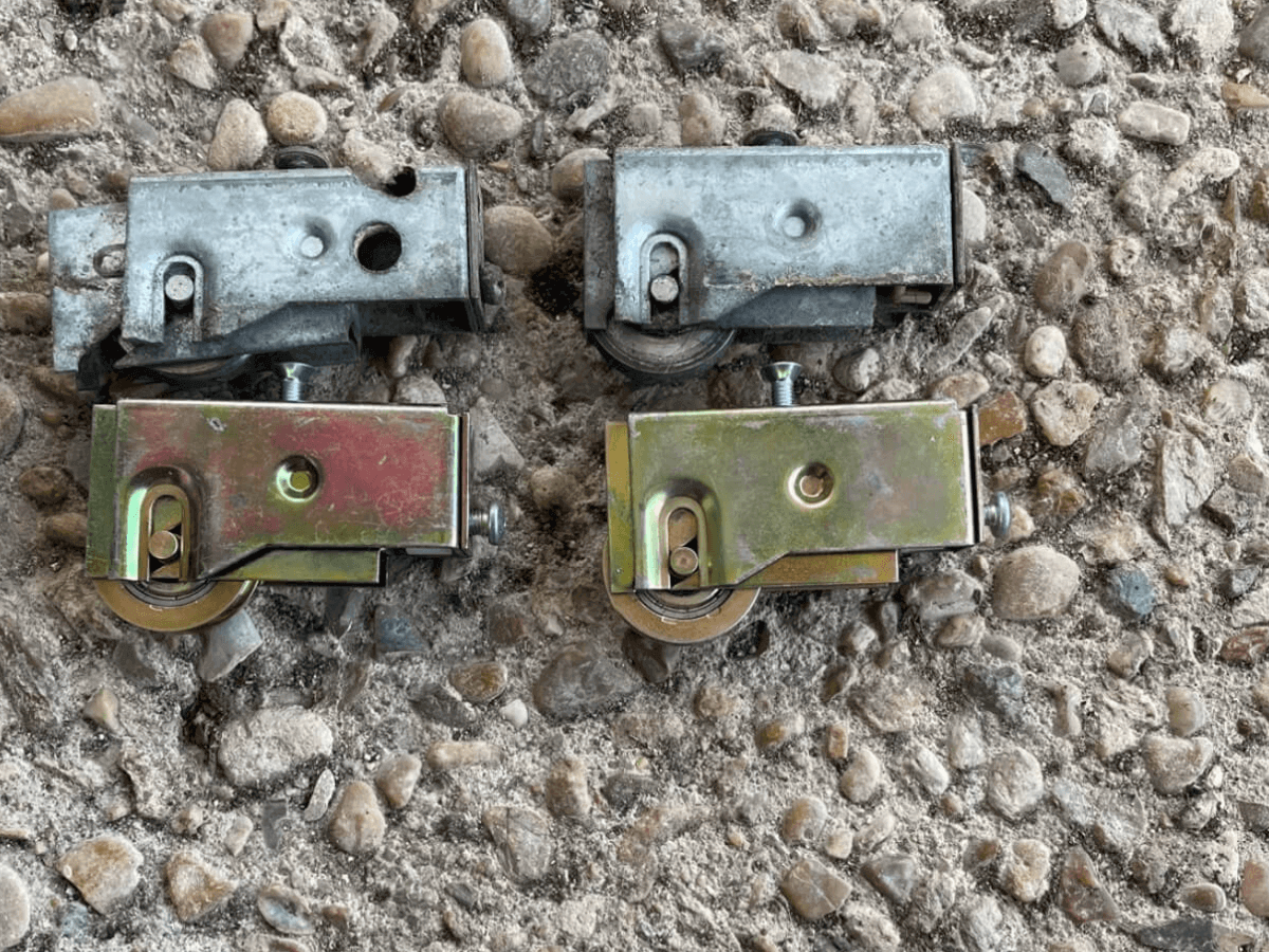 san-antonio-sliding-door-repair-rollers